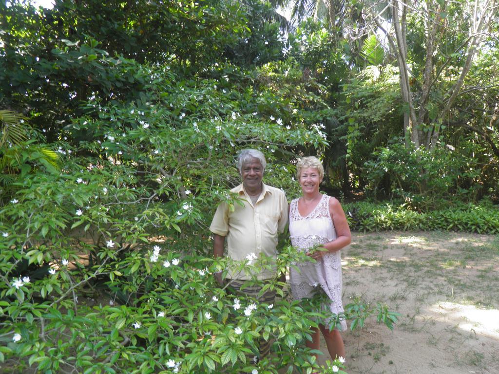 Strand Unawatuna Extérieur photo